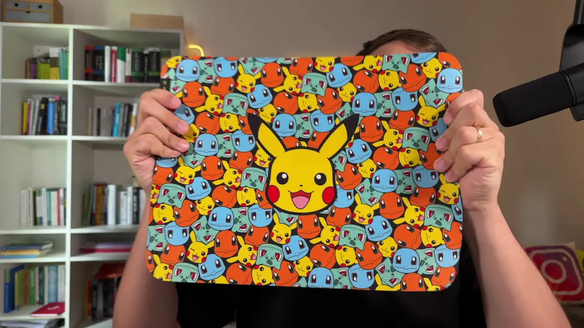 Ein Bild des Razer Gigantus V2 Mousepads aus der limitierten Pokemon Collab